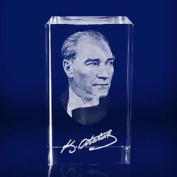 3d kristal ataturk smokinli